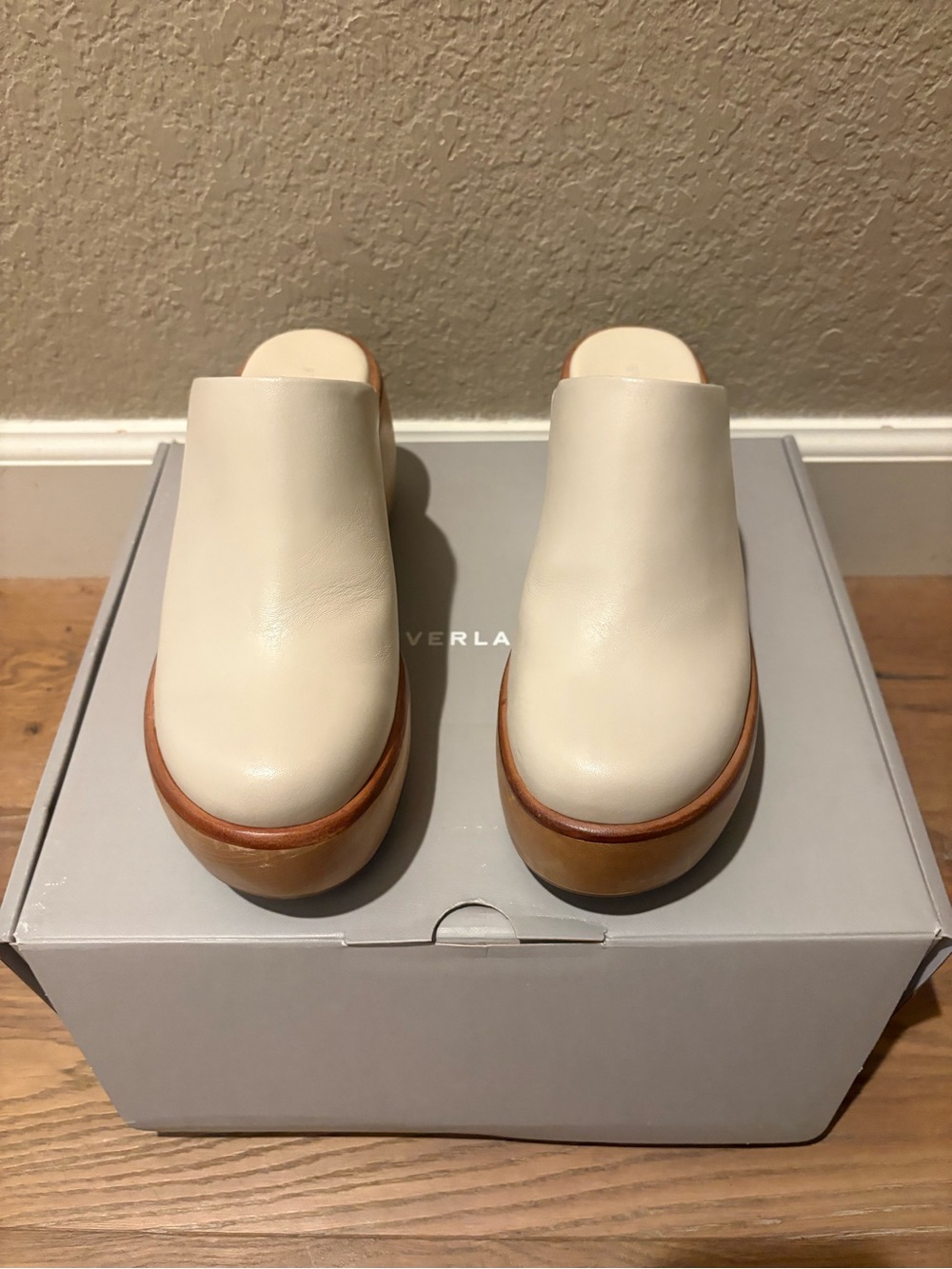 Everlane Wooden Puffa Clog - Picture 3 of 4